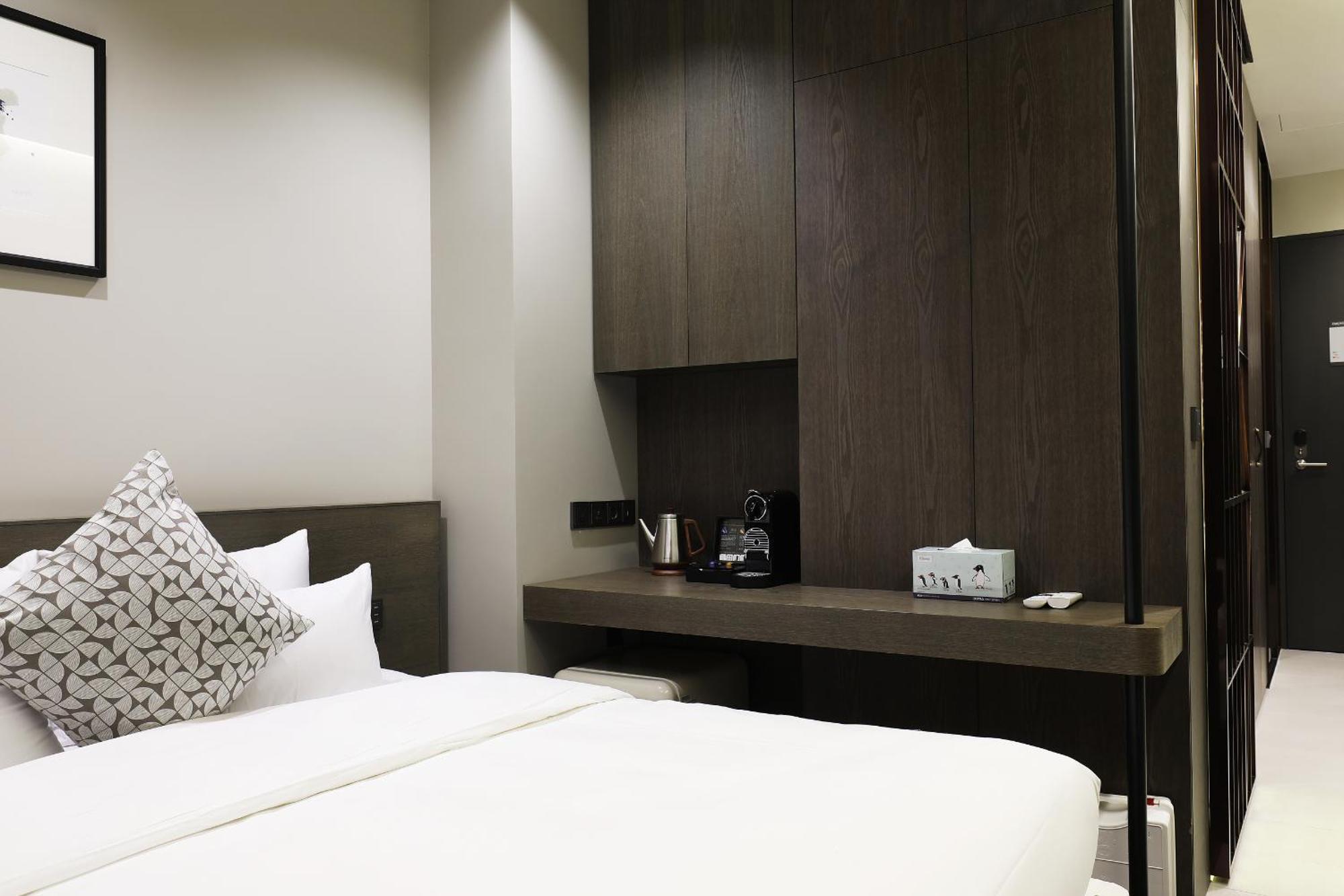 Pangyo Business & Tourist Hotel Kynd Seongnam Ruang foto